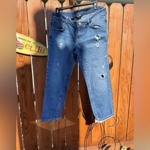 New York & Company Size 6 distressed crop jeans